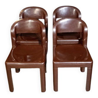 La chaise a été conçue par Luigi Massoni et Dino Pelizza pour Guzzini