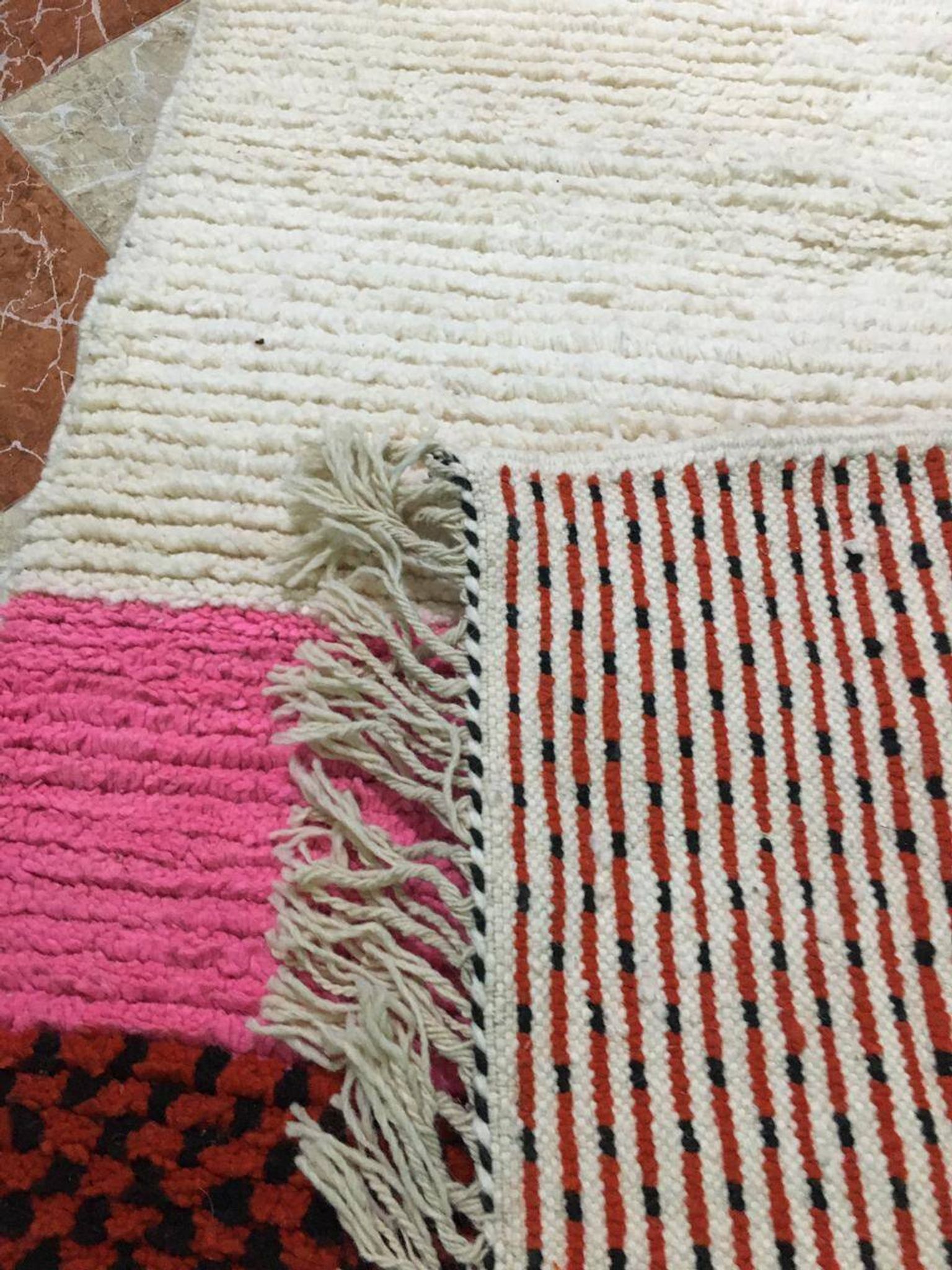 Magnifique Tapis artisanal unique 250cmx150cm