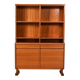 Libreria scandinava con sideboard e mensole a vista, anni 40/50