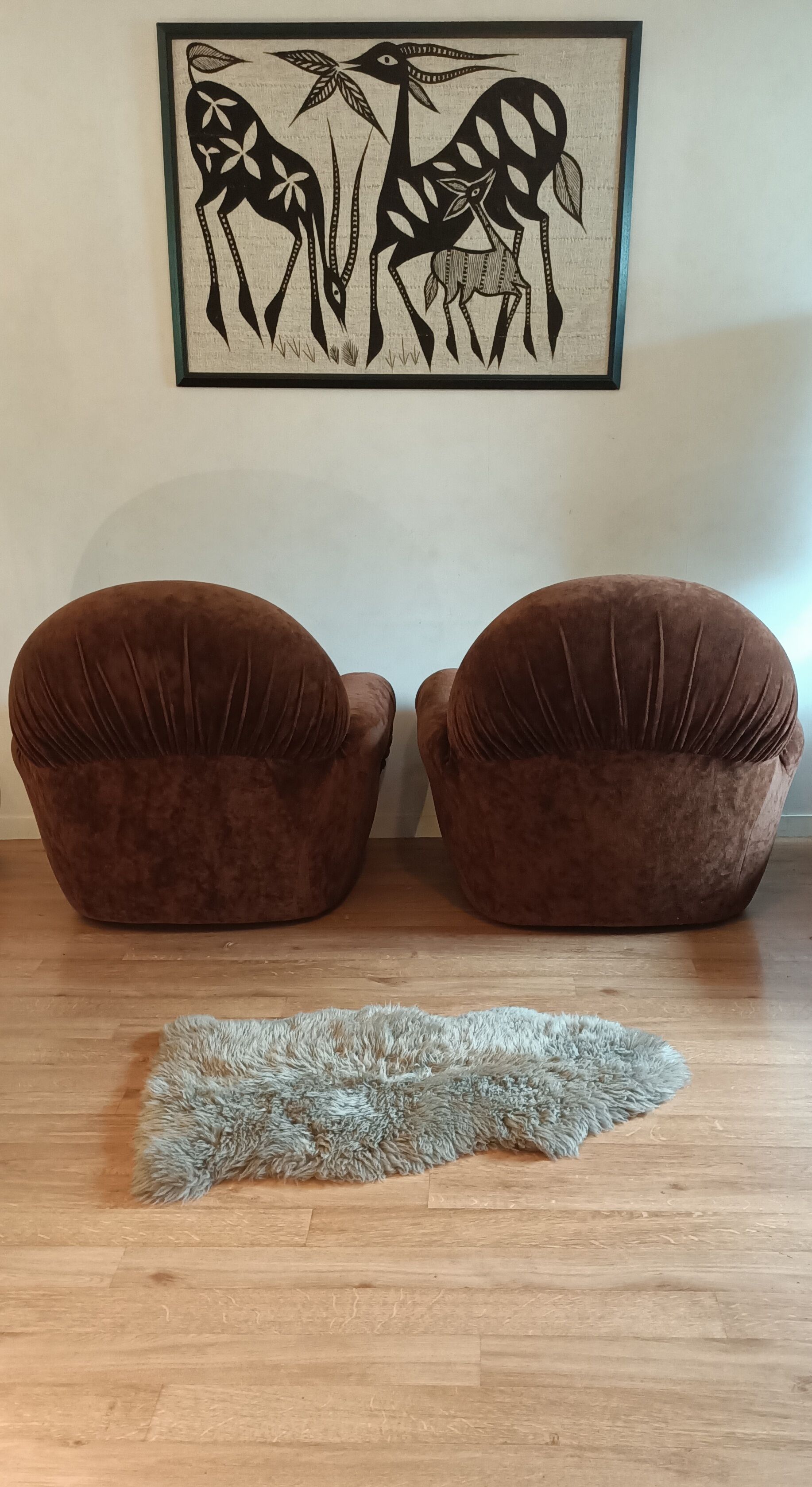 2 vintage velvet lounge chairs 70s