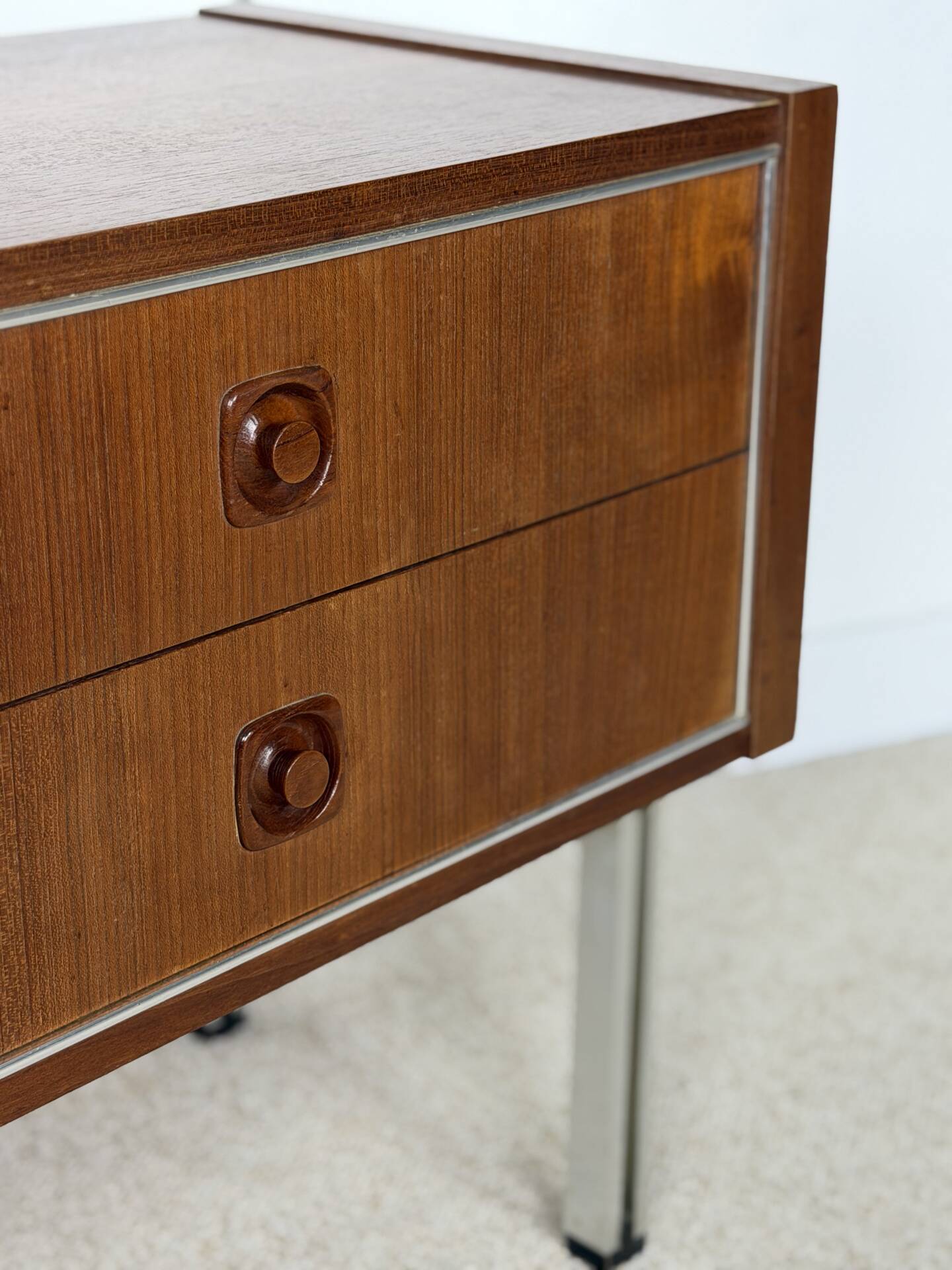 Enfilade basse vintage 4 tiroirs – années 70