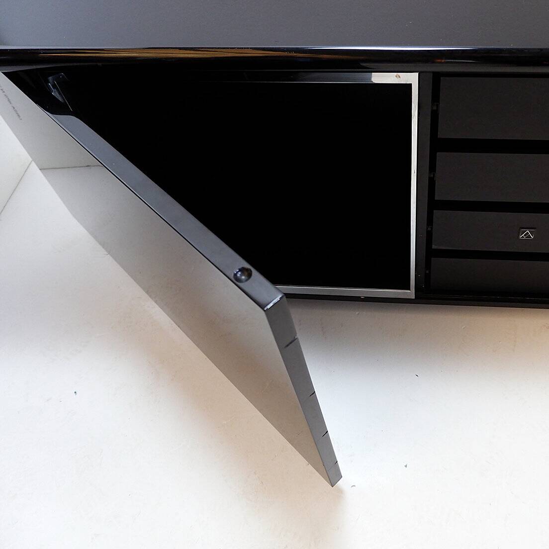Buffet Acerbis laqué noir - Série Sheraton, années 1980