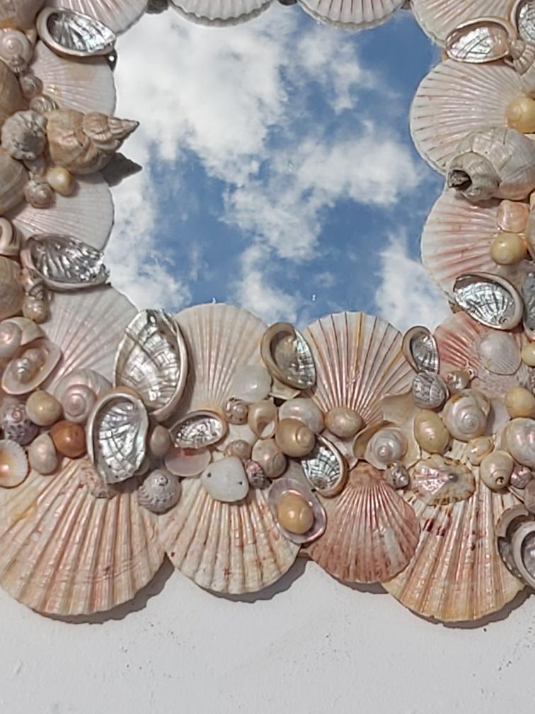 Vintage seashell mirror 31x35cm