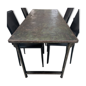 Table militaire ancienne