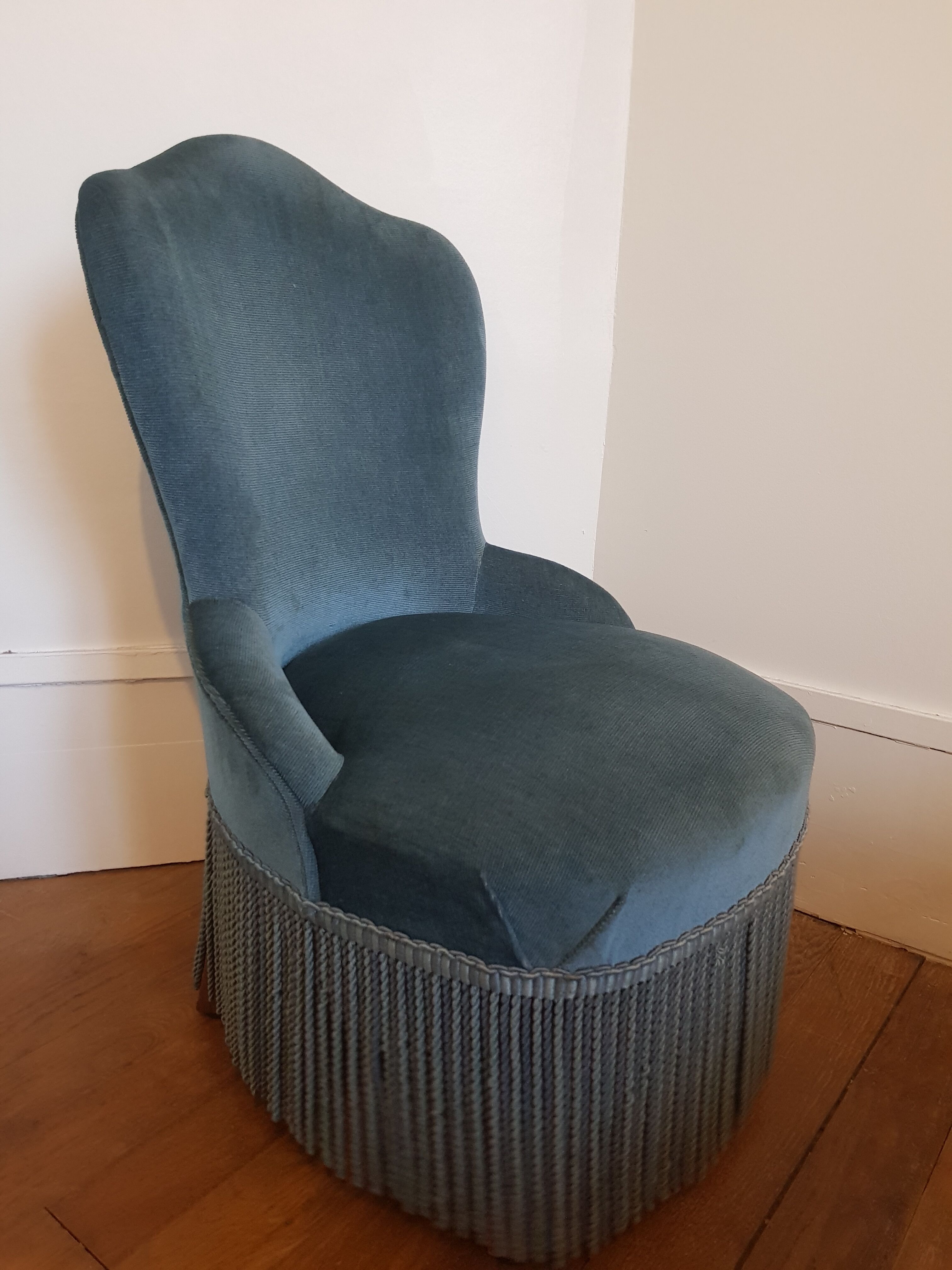 Velvet toad armchair