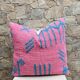 Coussin Kilim en laine berbère fait main : Coussin de sol marocain
