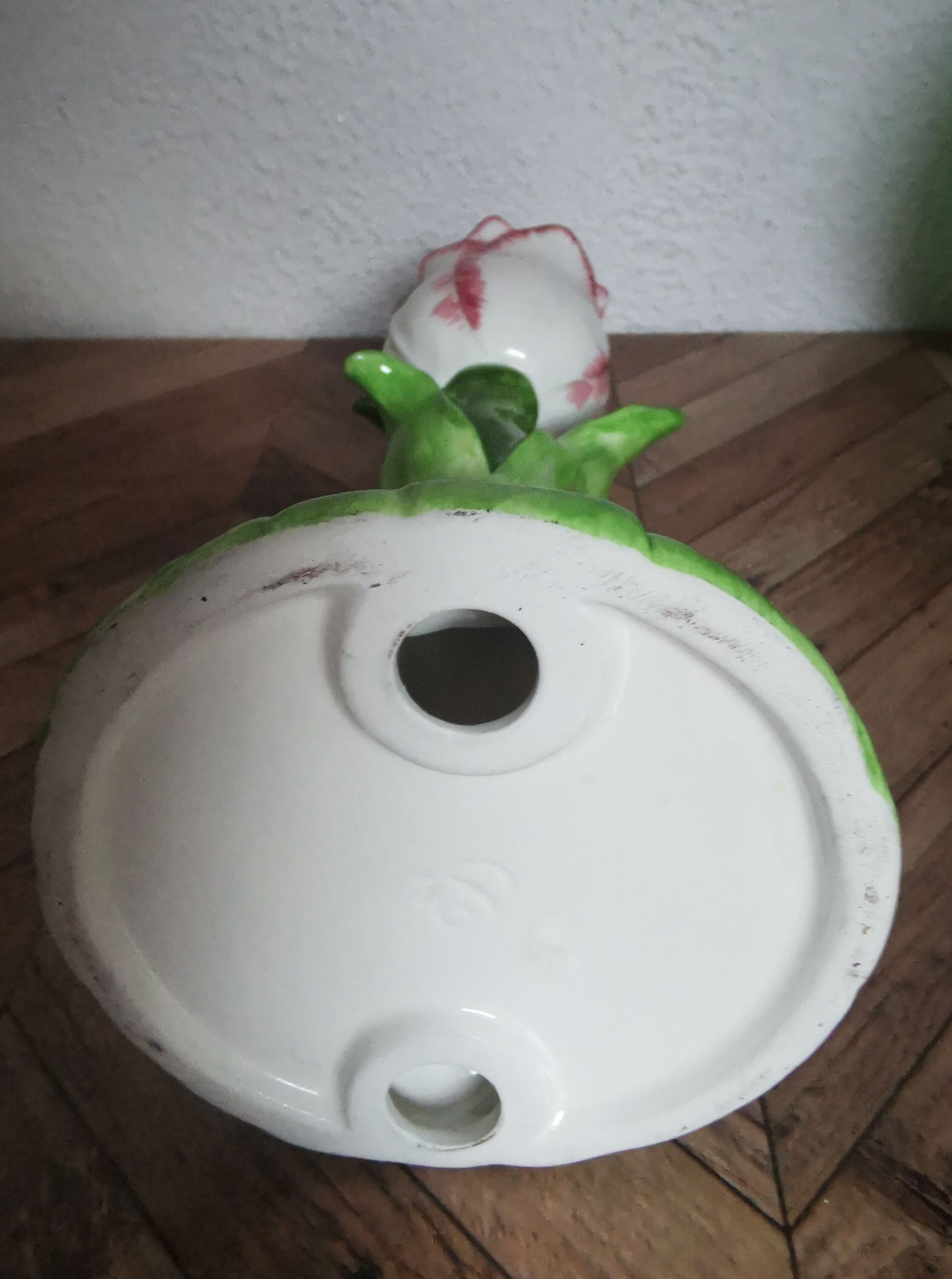 Tulip-shaped bougeoir