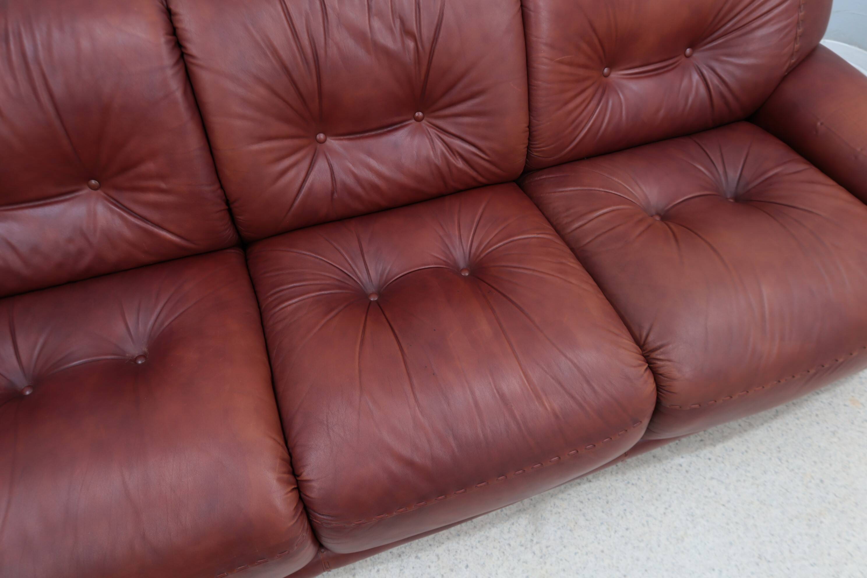 3 seater vintage leather sofa mobil girgi 1970s