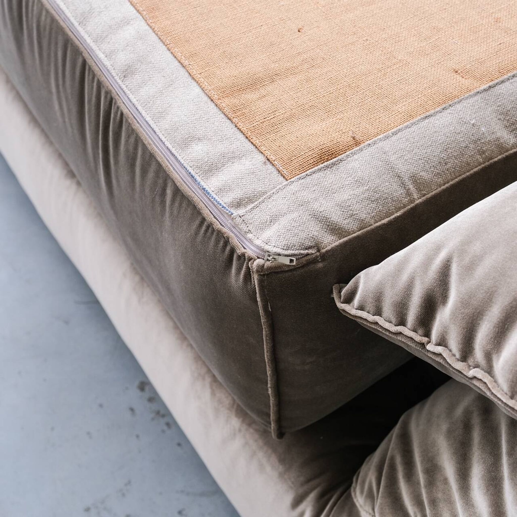 Original Mid-Century Italian Mario Bellini 'Le Bambole' Bed or Day Bed
