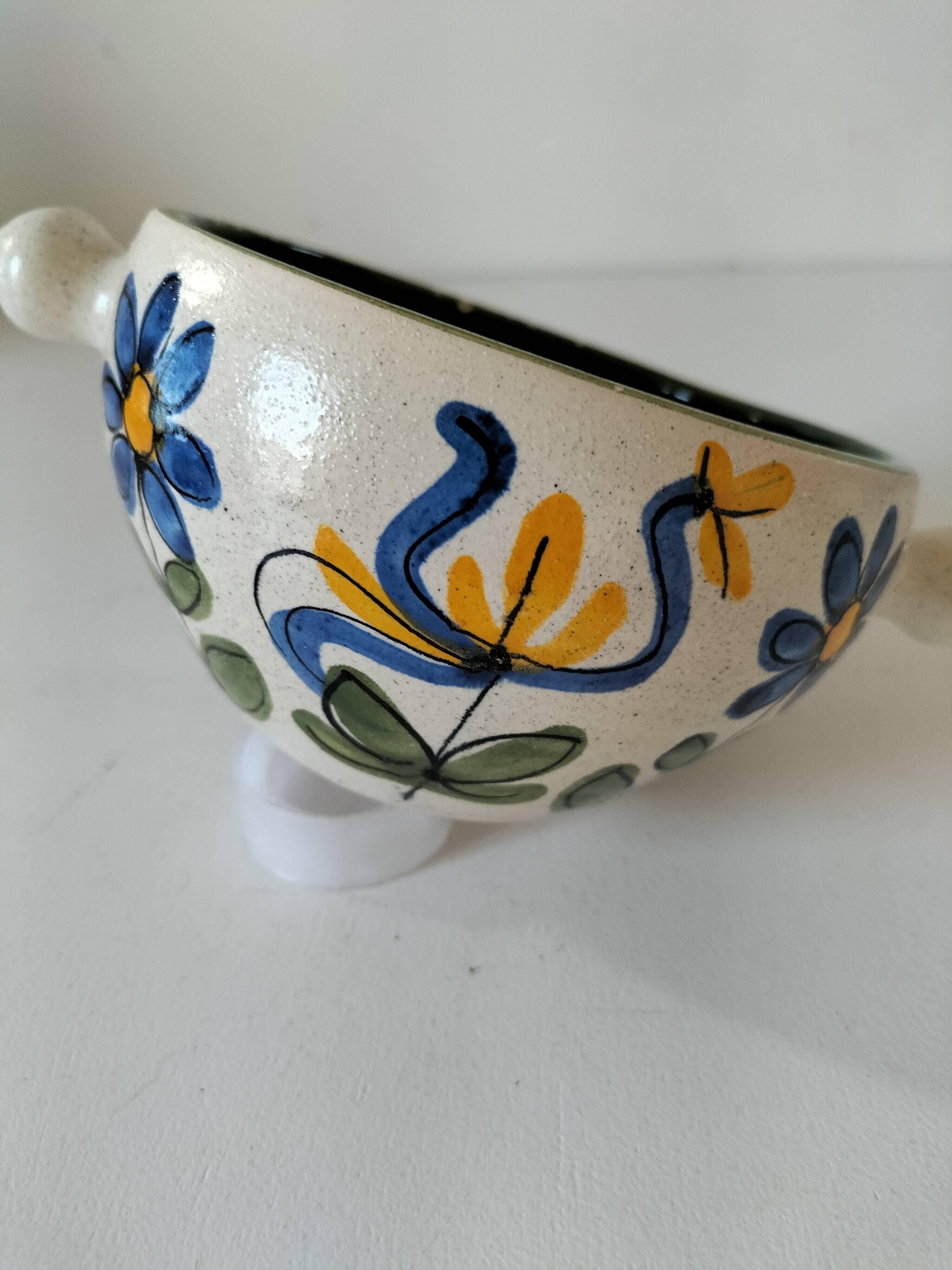 Ceramic soup bowl with blue flower decoration – handmade