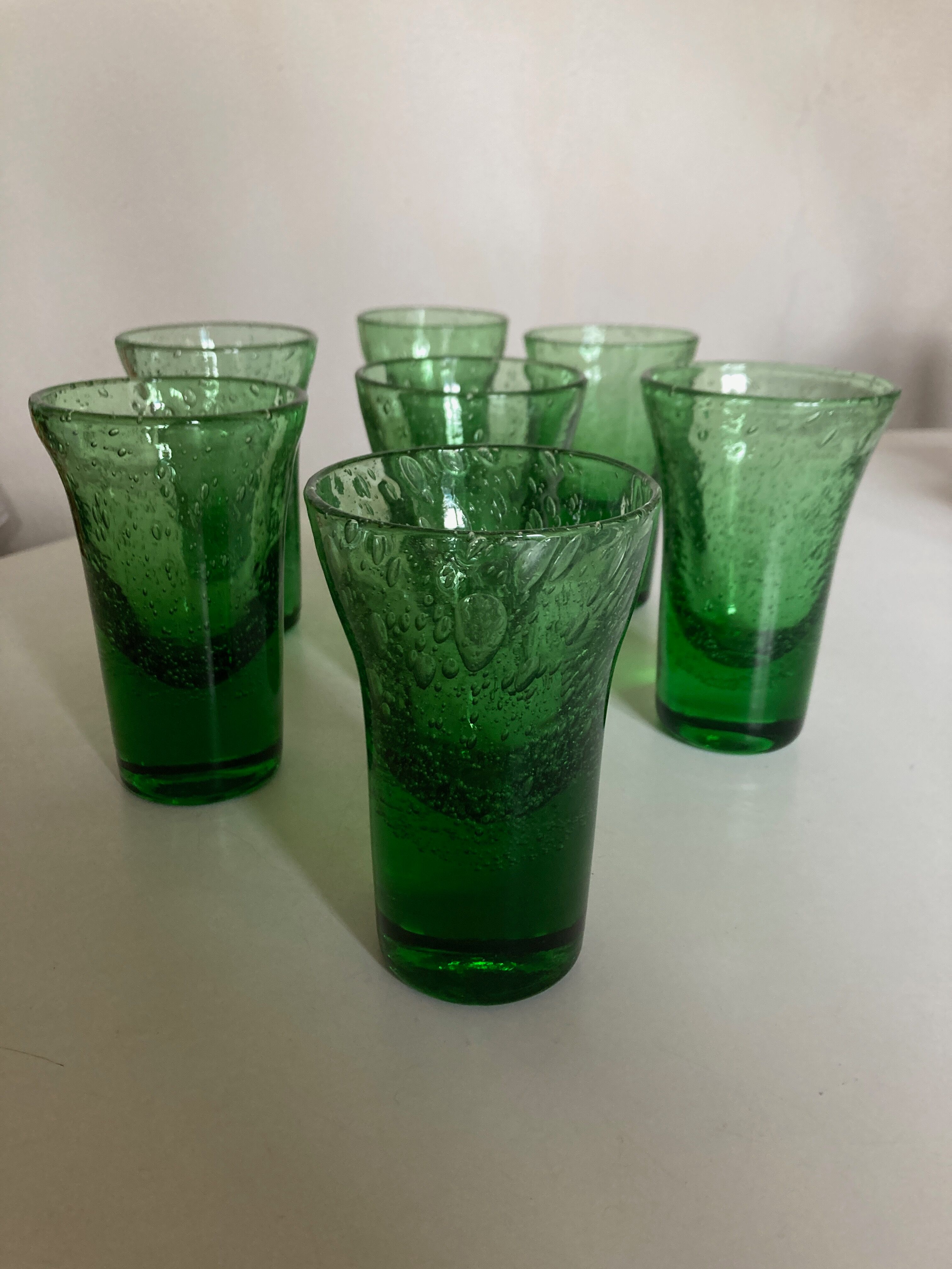 Set de 7 verres gobelets massifs de Biot 1960