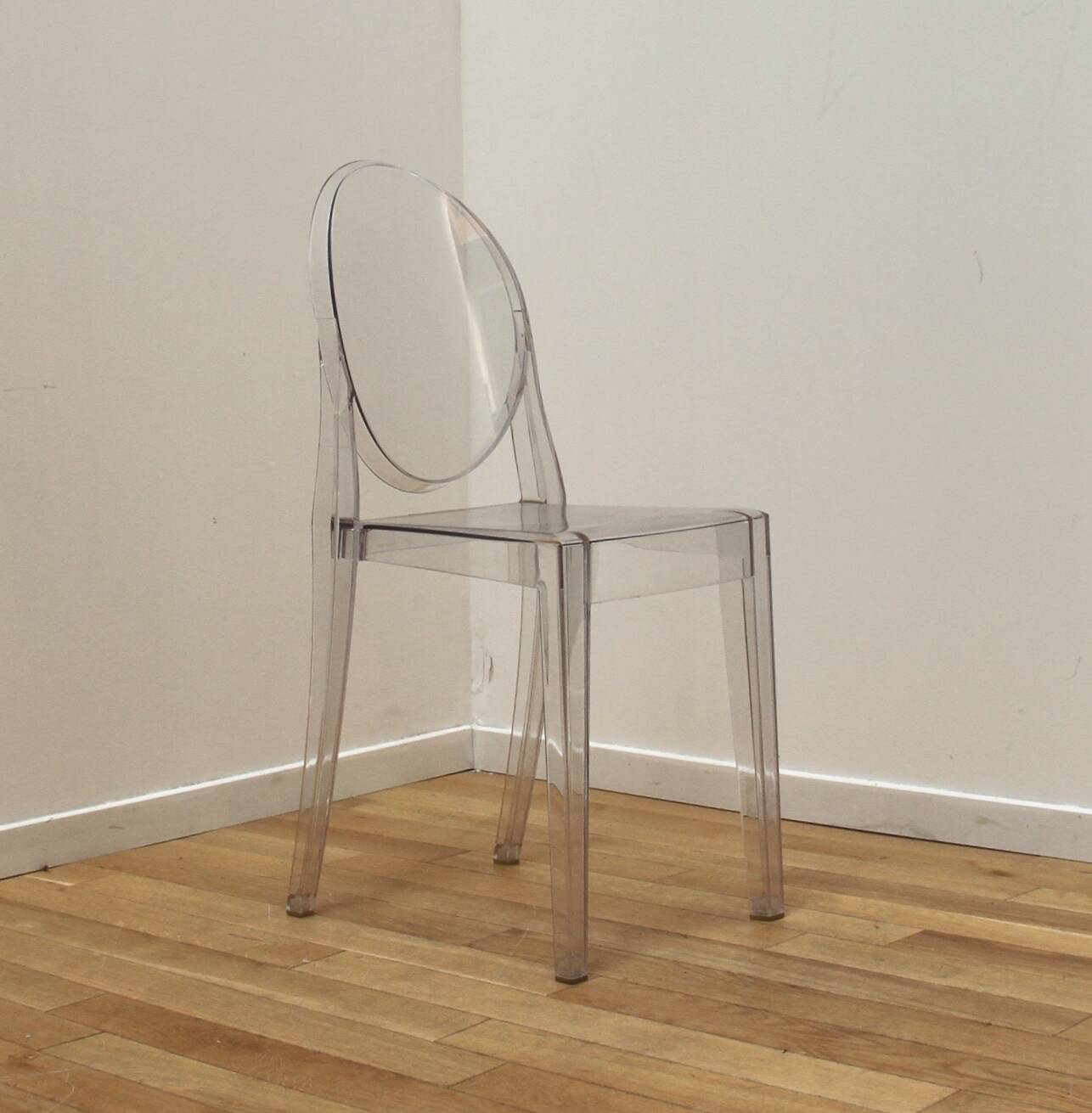 Pair of Victoria Ghost chairs, Philippe Starck