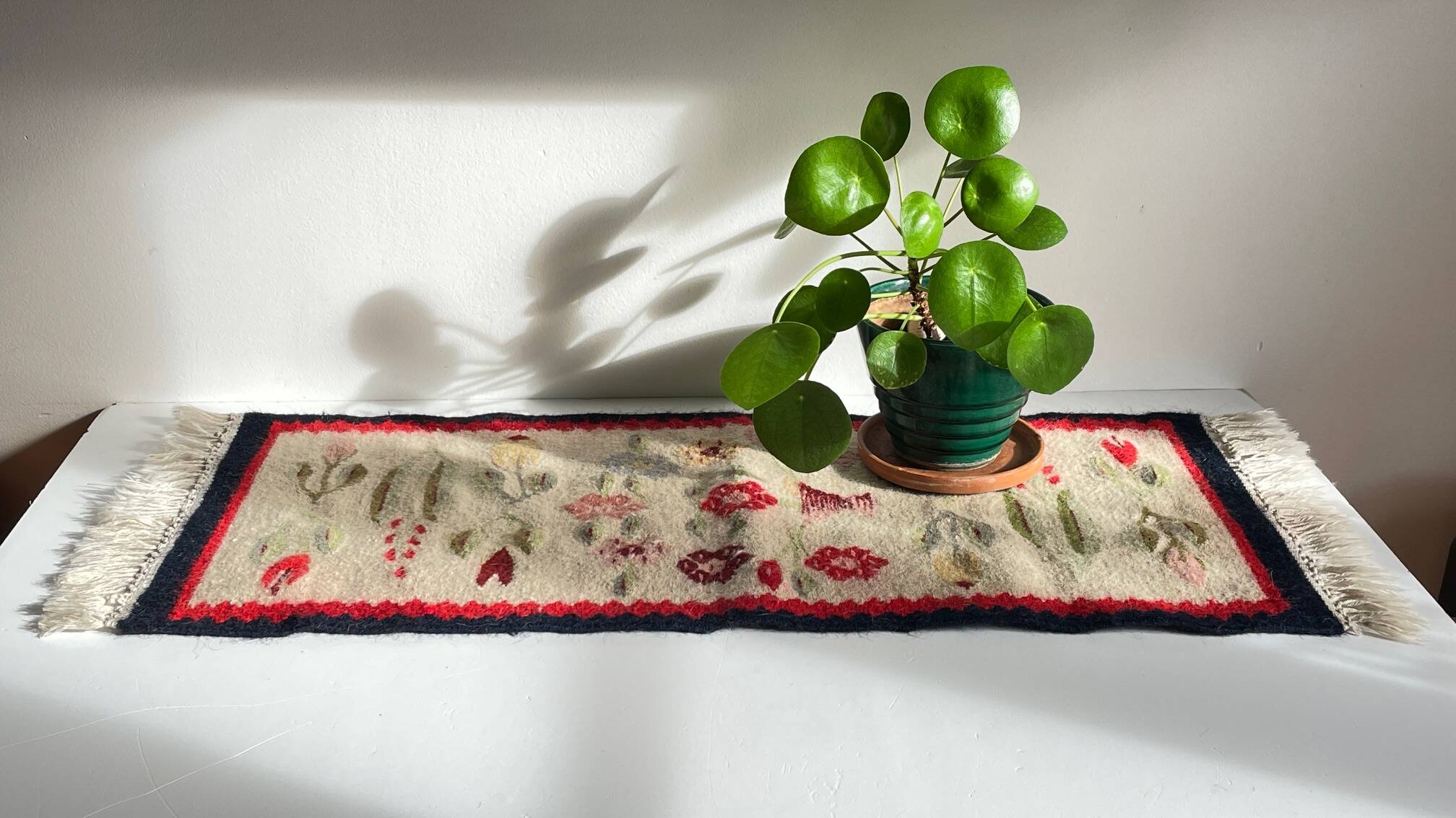 Tapis Rollakan décor de tulipes vintage