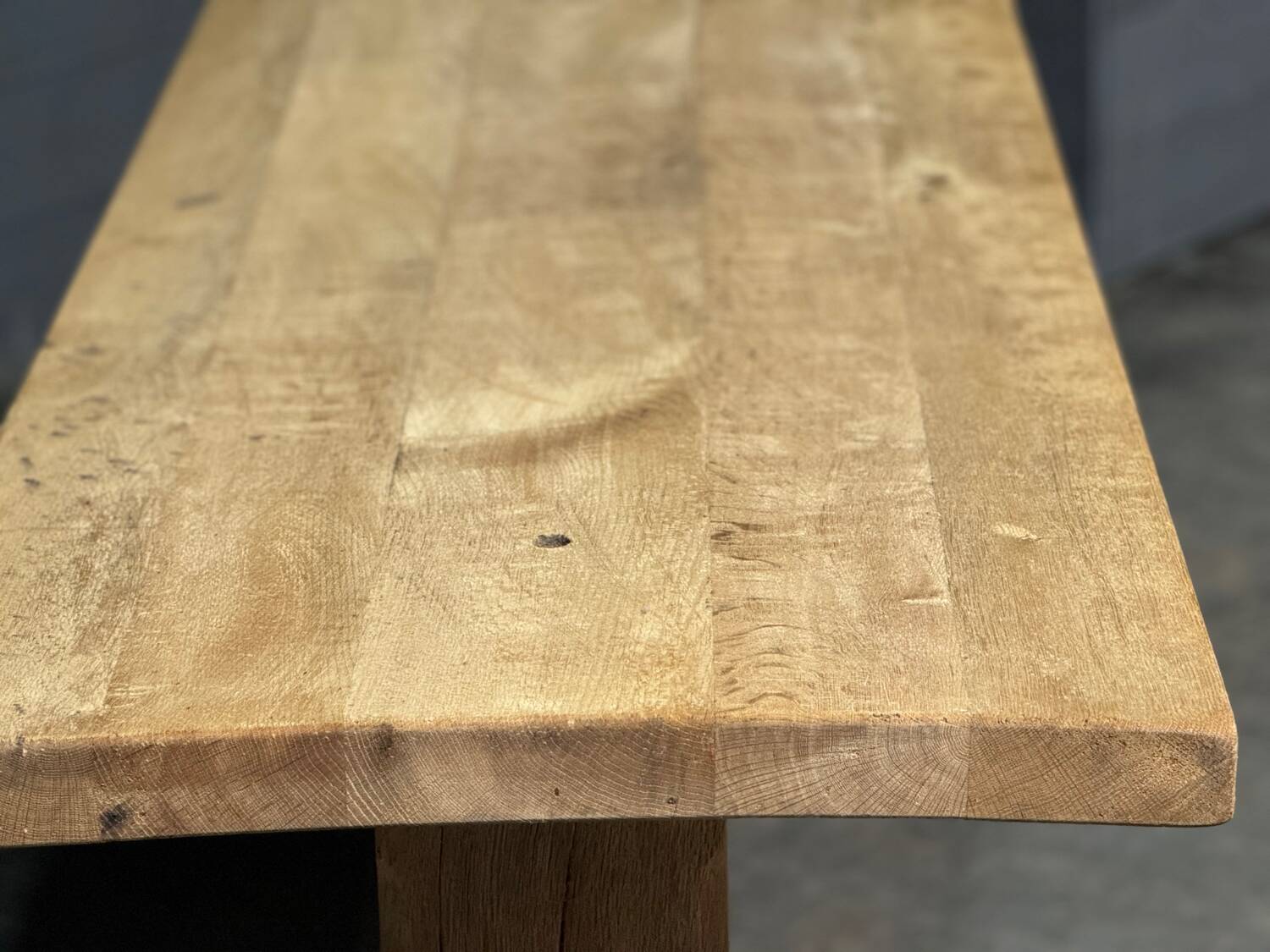 Table de style monastère