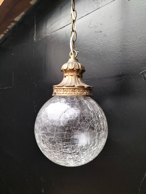 Suspension boule en verre craquelé