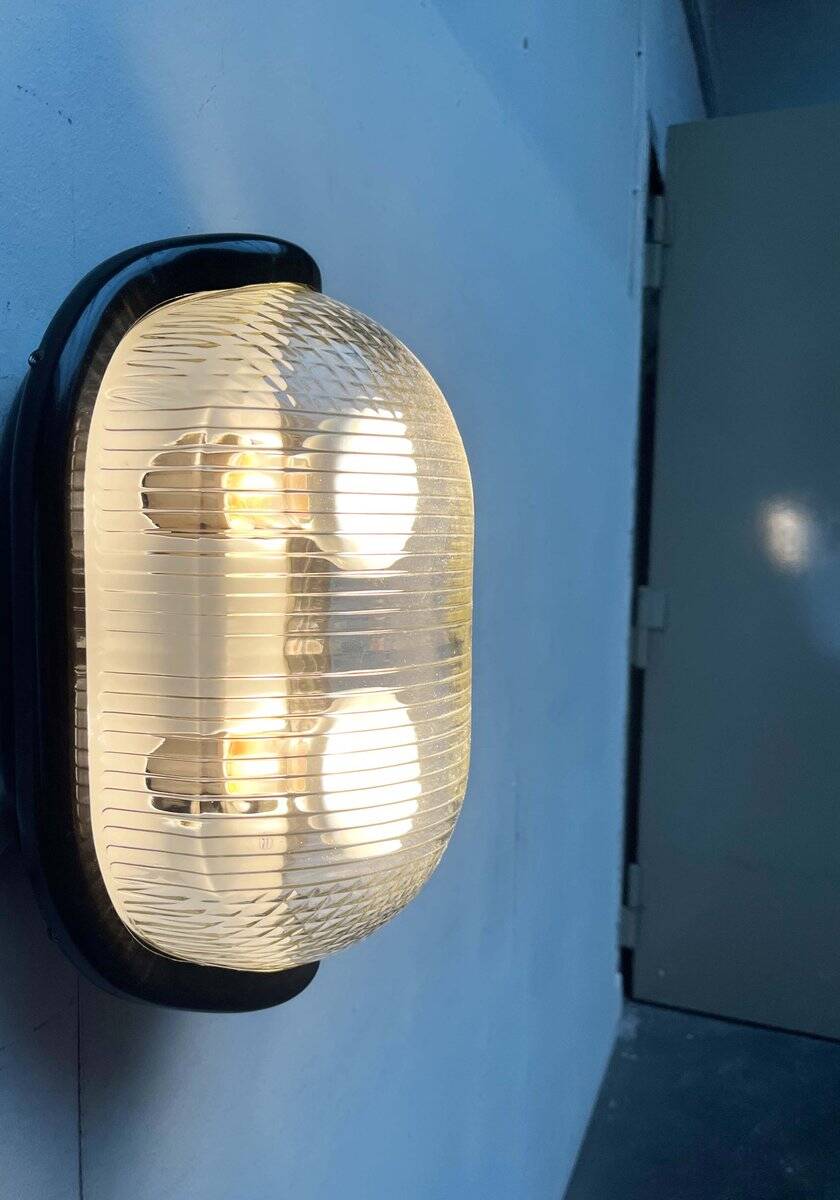 Wall Lamp Walnut Space Age Style Italian Modern Mid-Century by Achille Castiglioni for Flos, 1970s