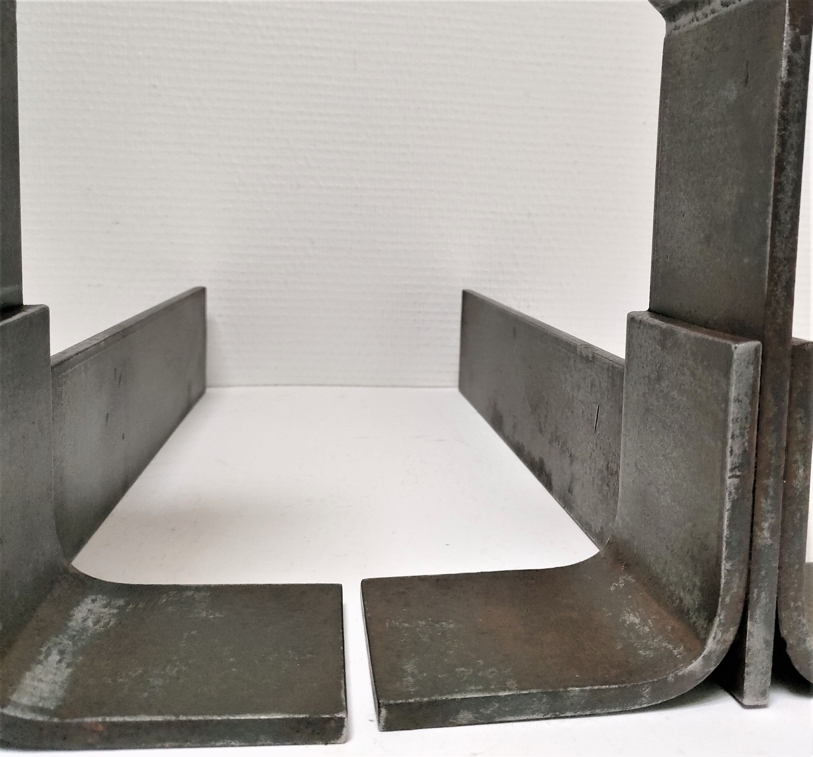 Paire de chenets modernistes acier design années 70/80