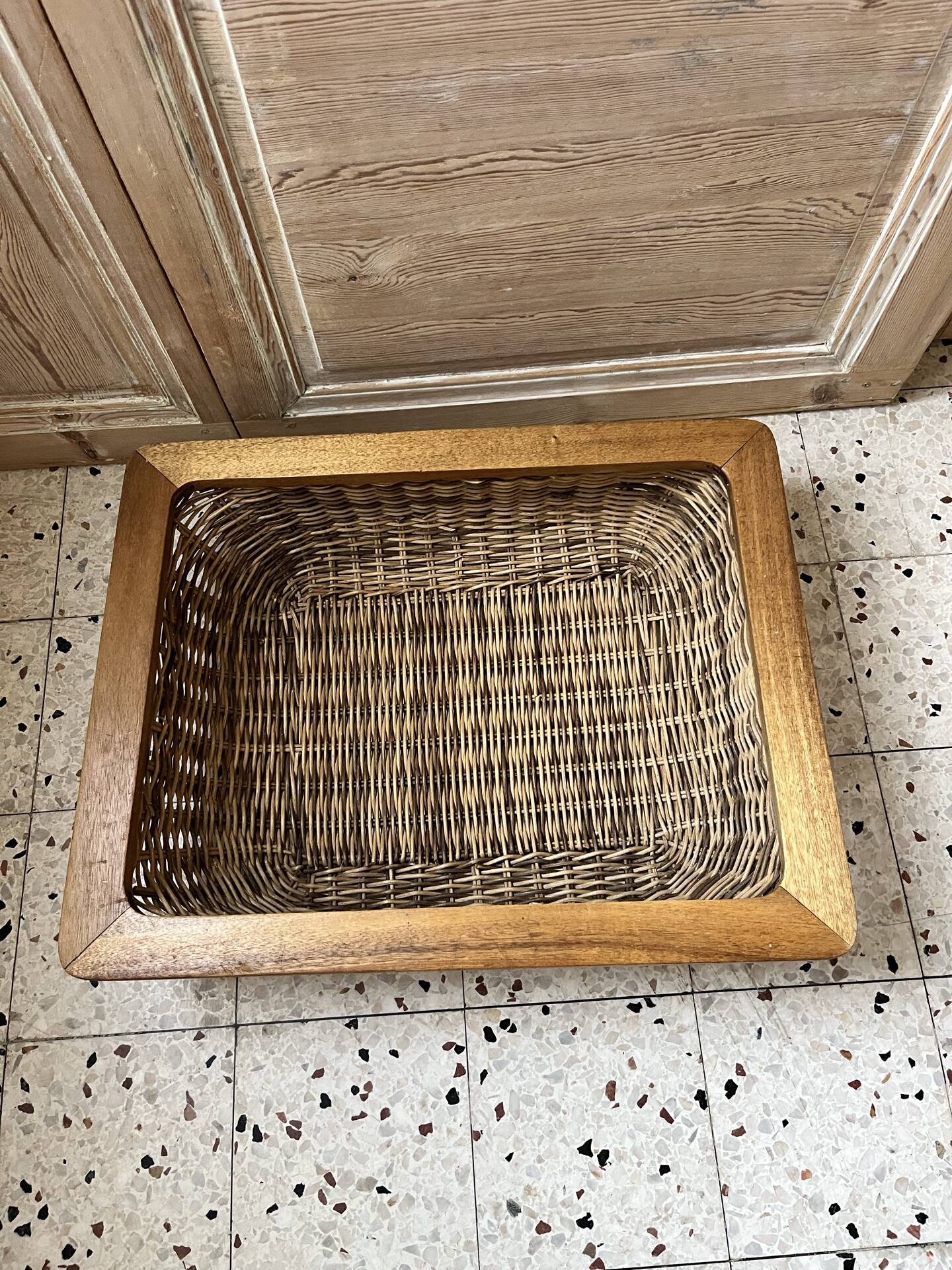 Panier en osier et bois 