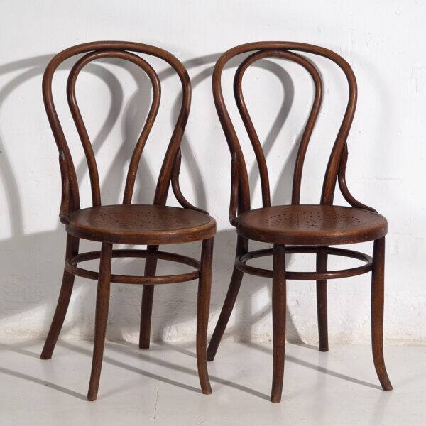 Pair of antique Viennese chairs (c. 1920). Set of 2, no. 2