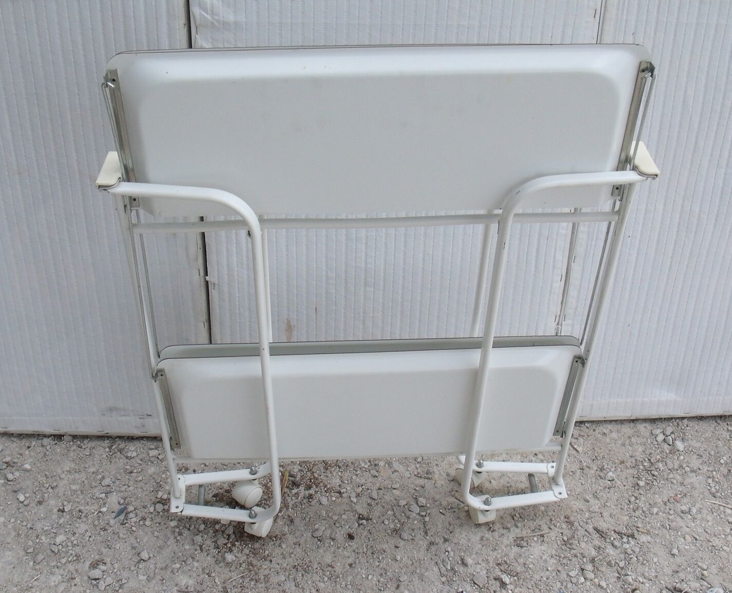 Serving white folding rolling table