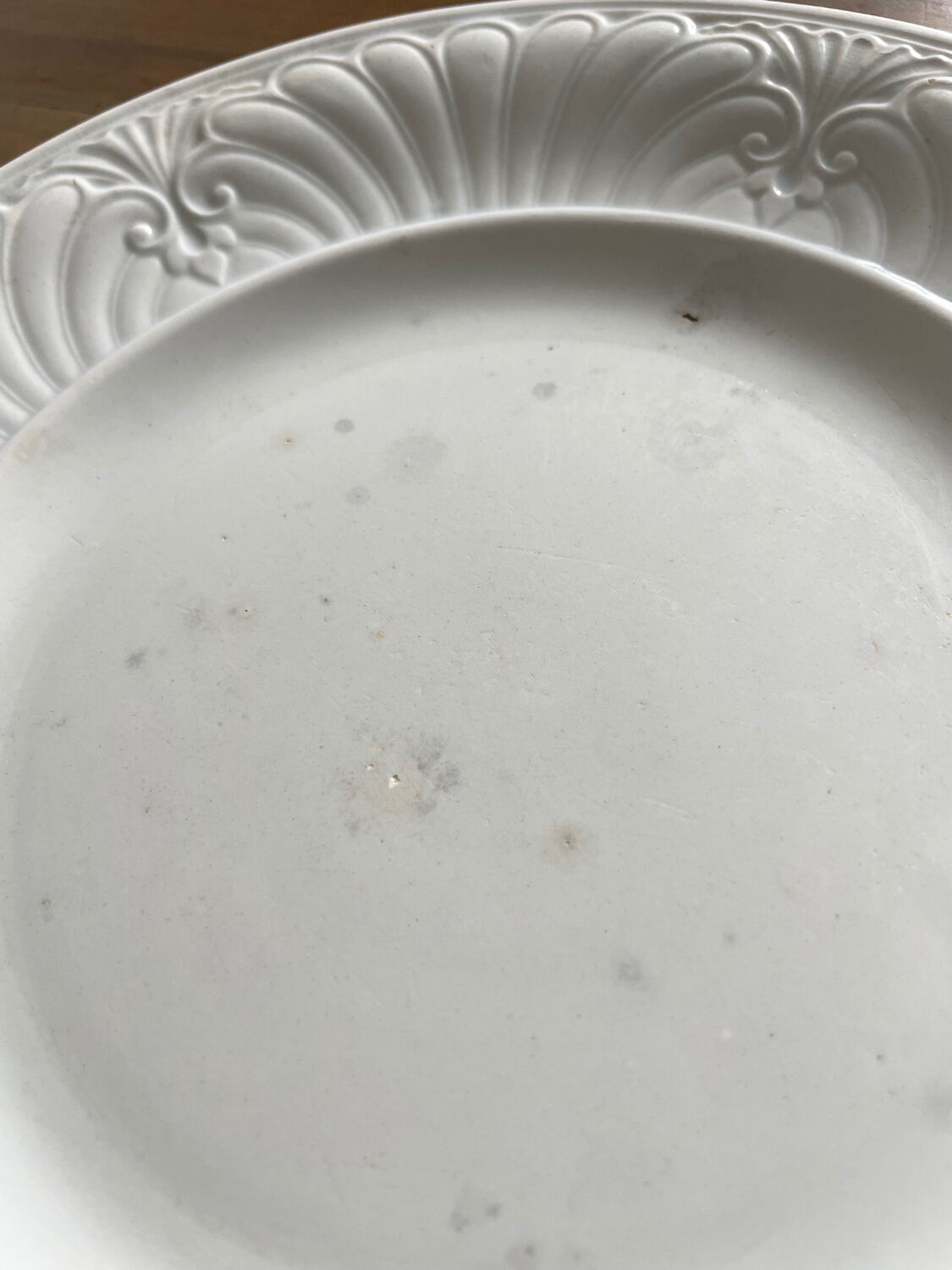 2 Creil and Montereau white plates