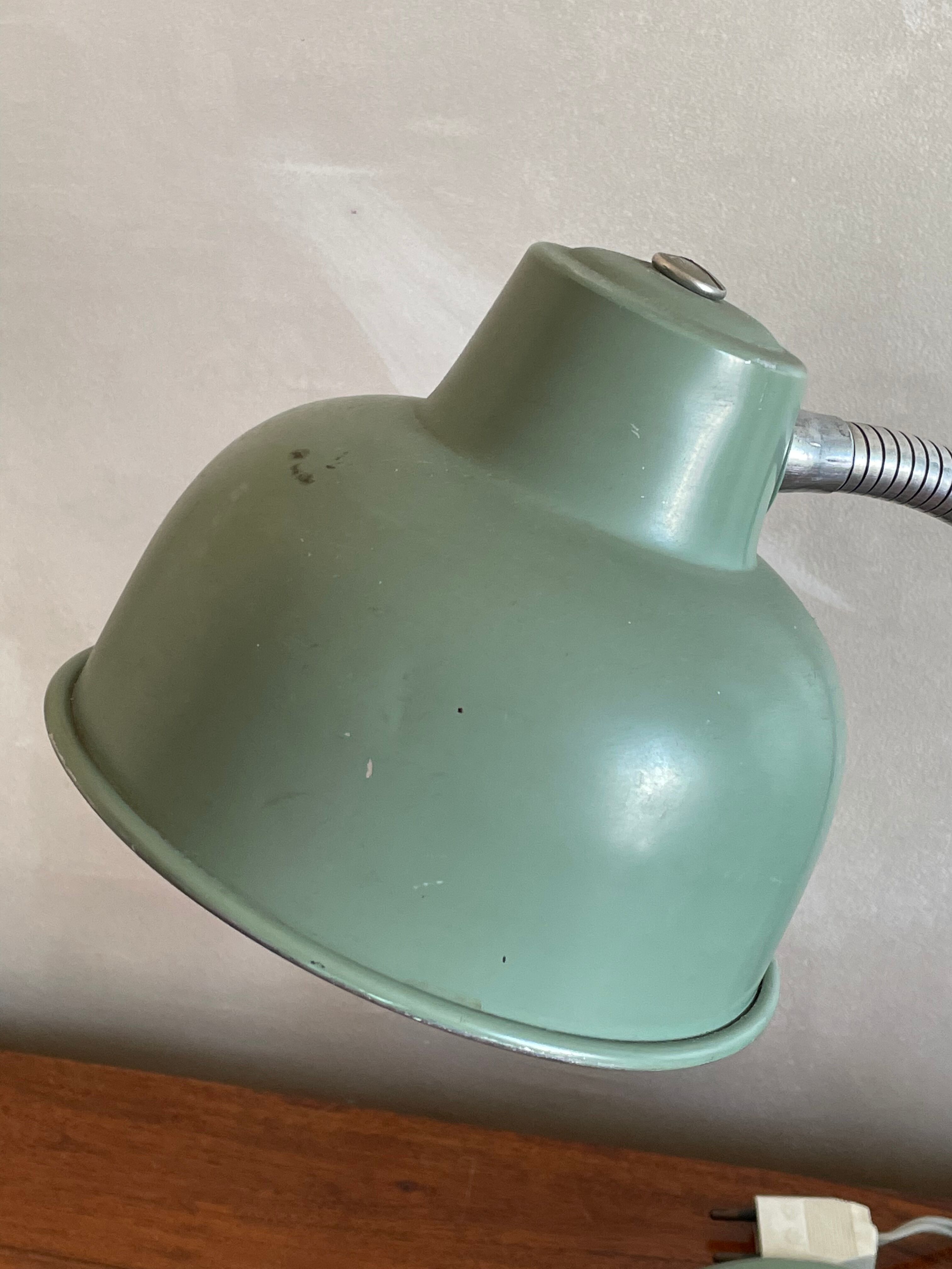 Industrial articulated lamp