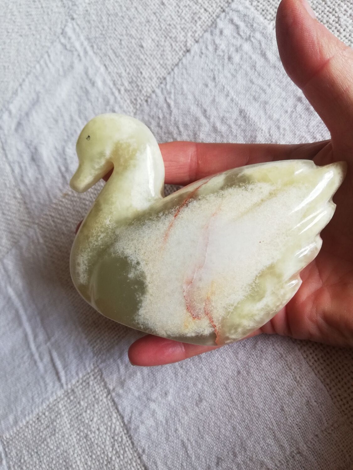 Statuette swan in onyx marble or aragonite