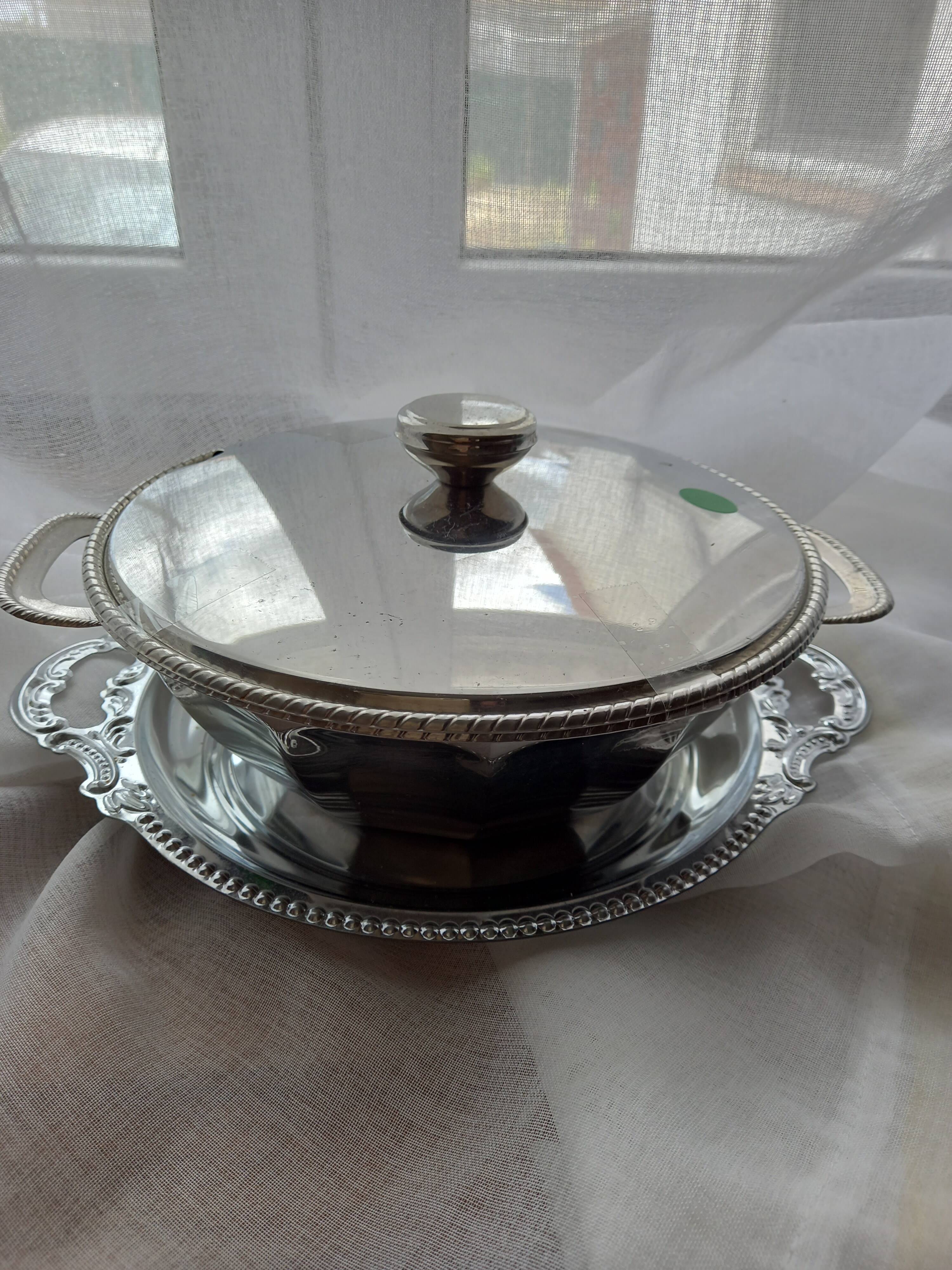 Stainless steel serving bowl with lid + matching tray