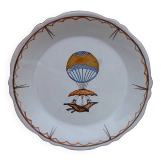 Nevers earthenware plate representing a hot air balloon