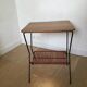 Table bois années 50 avec range vinyles et revues scoubidou