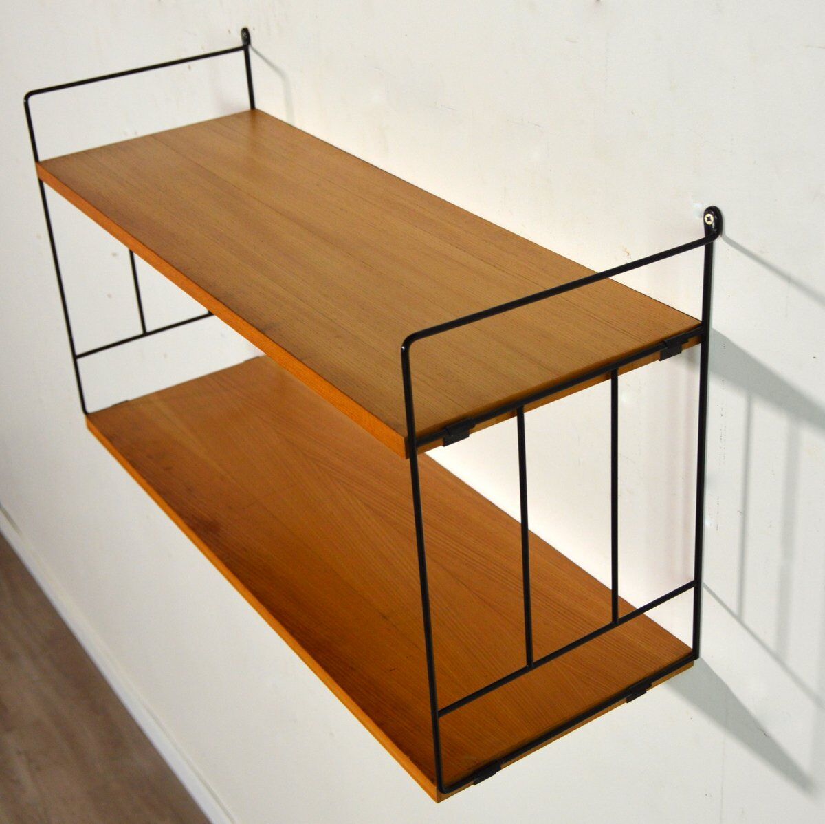 Shelf string 1960 vintage