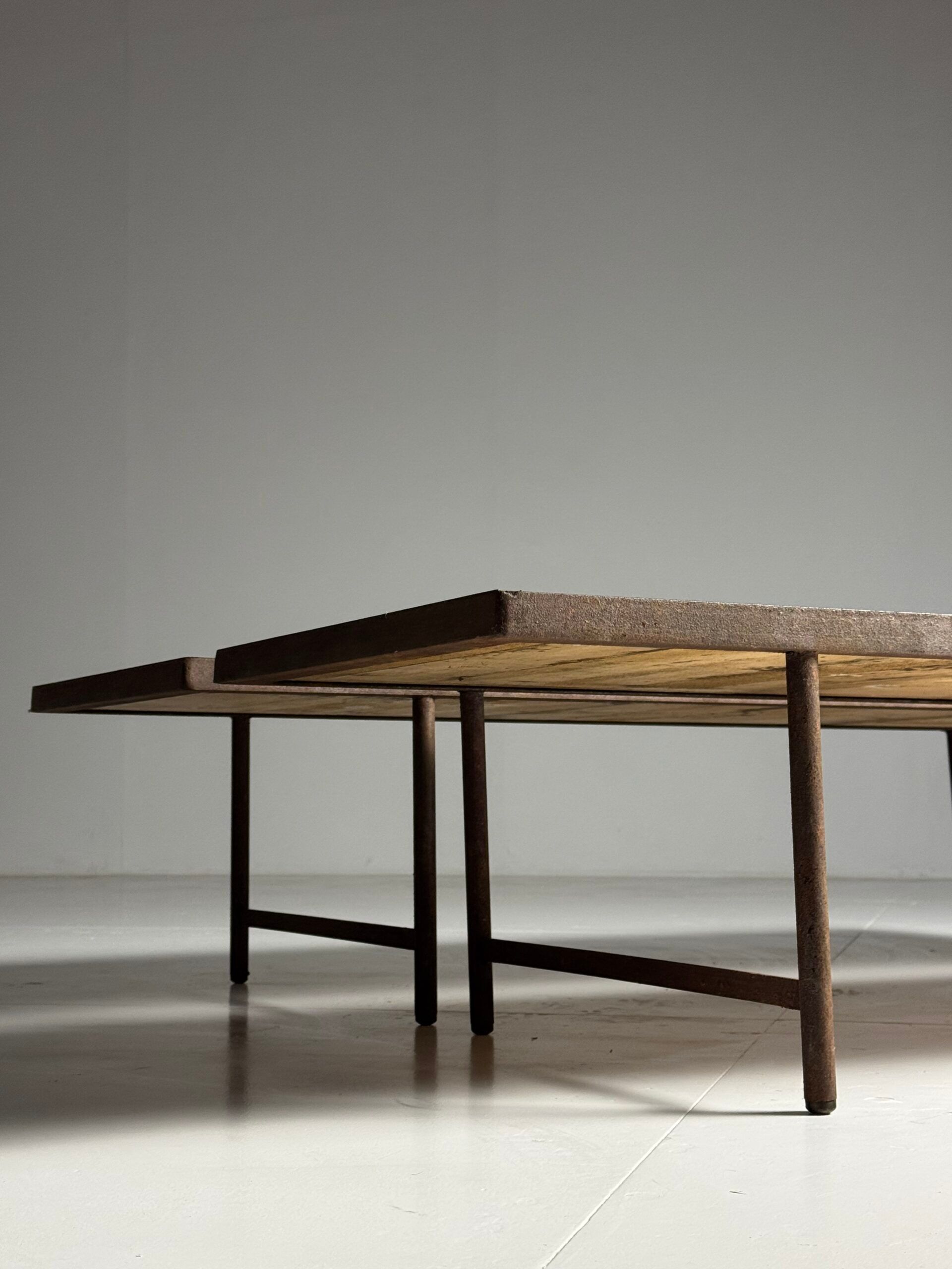 Tables basses en marqueterie (ensemble) 19e siècle