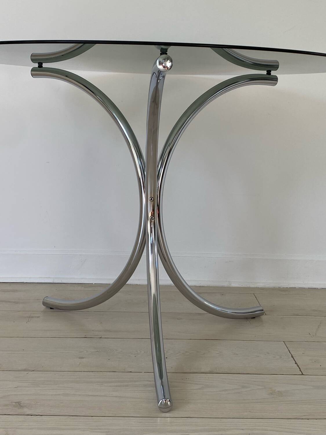 Table for 4 people in smoked glass and metal, 1970.