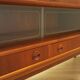 Buffet haut en teck, design danois, années 1970, production : Danemark