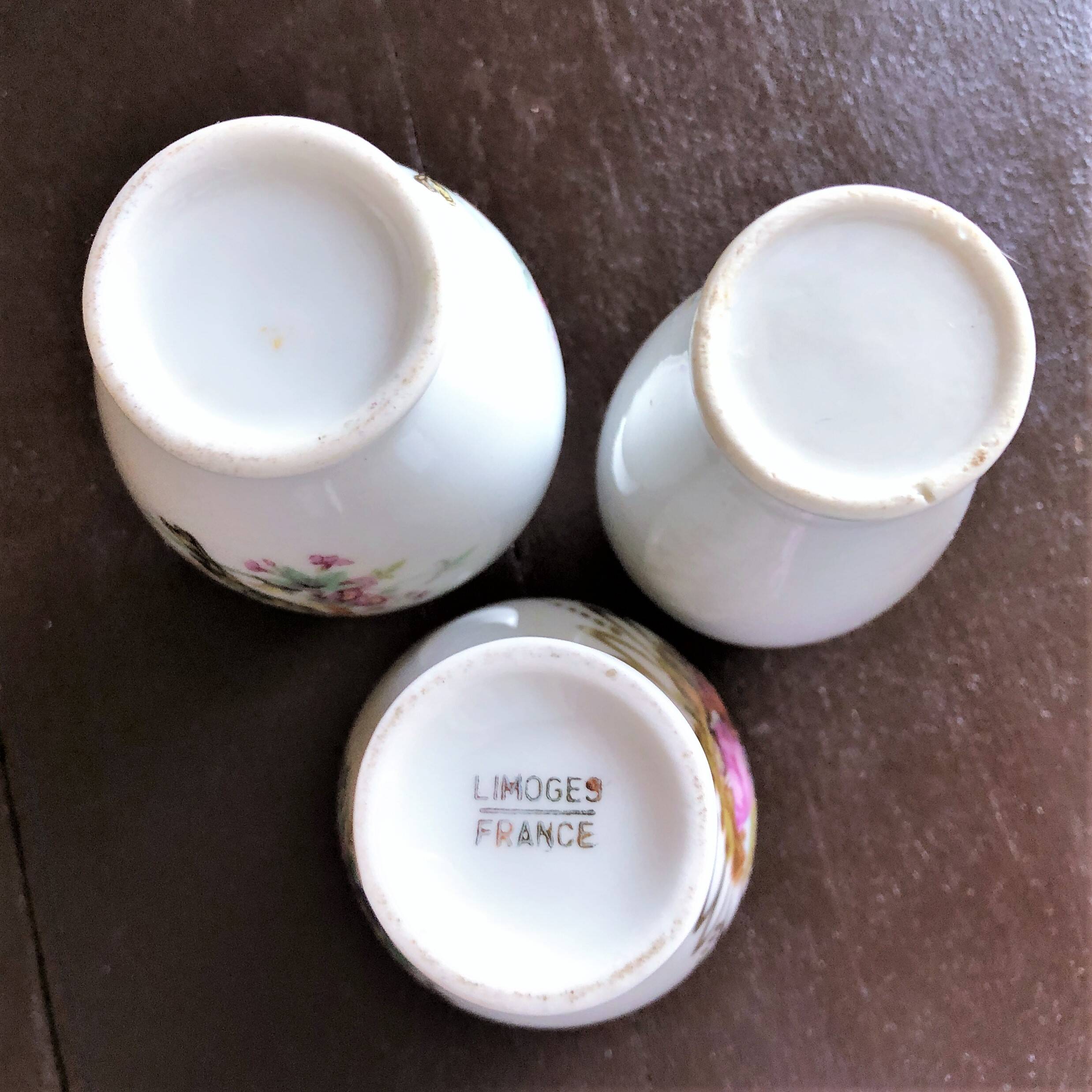 Set of 3 porcelain vases