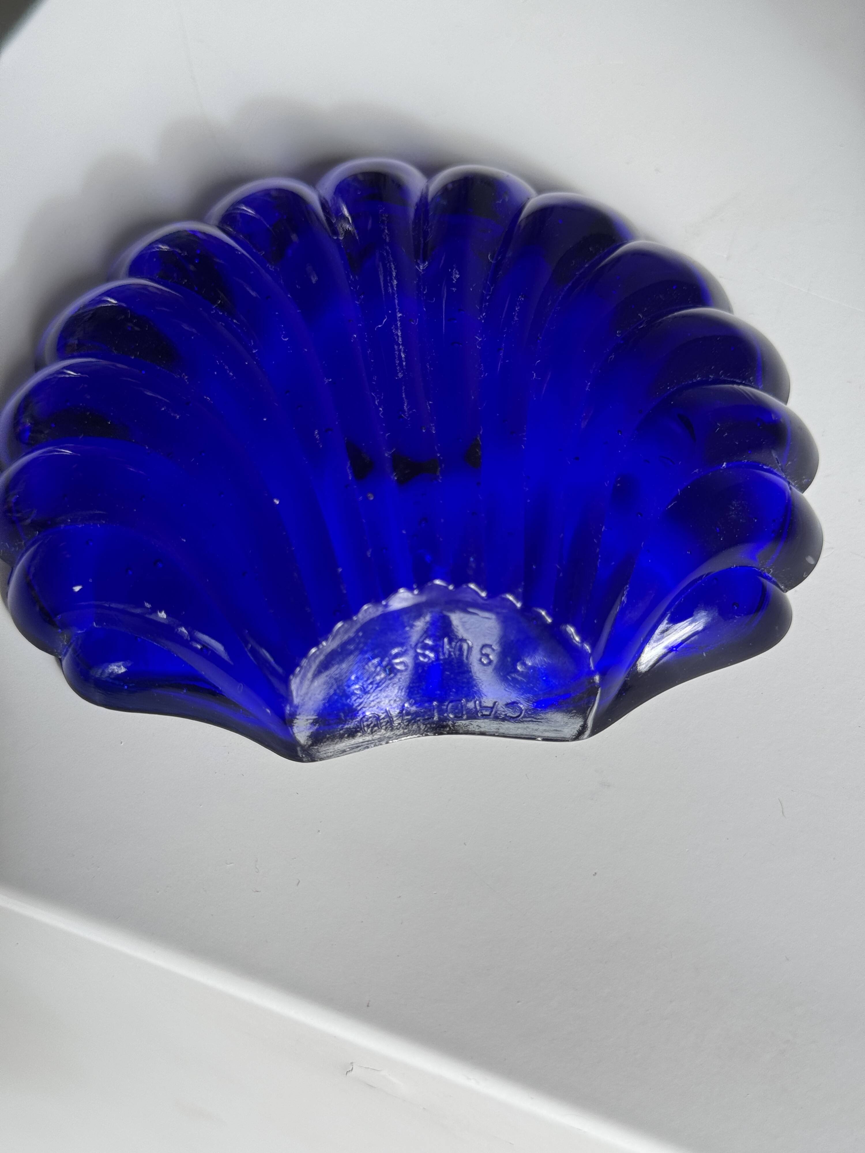 Coupelle coquille en verre bleu D10