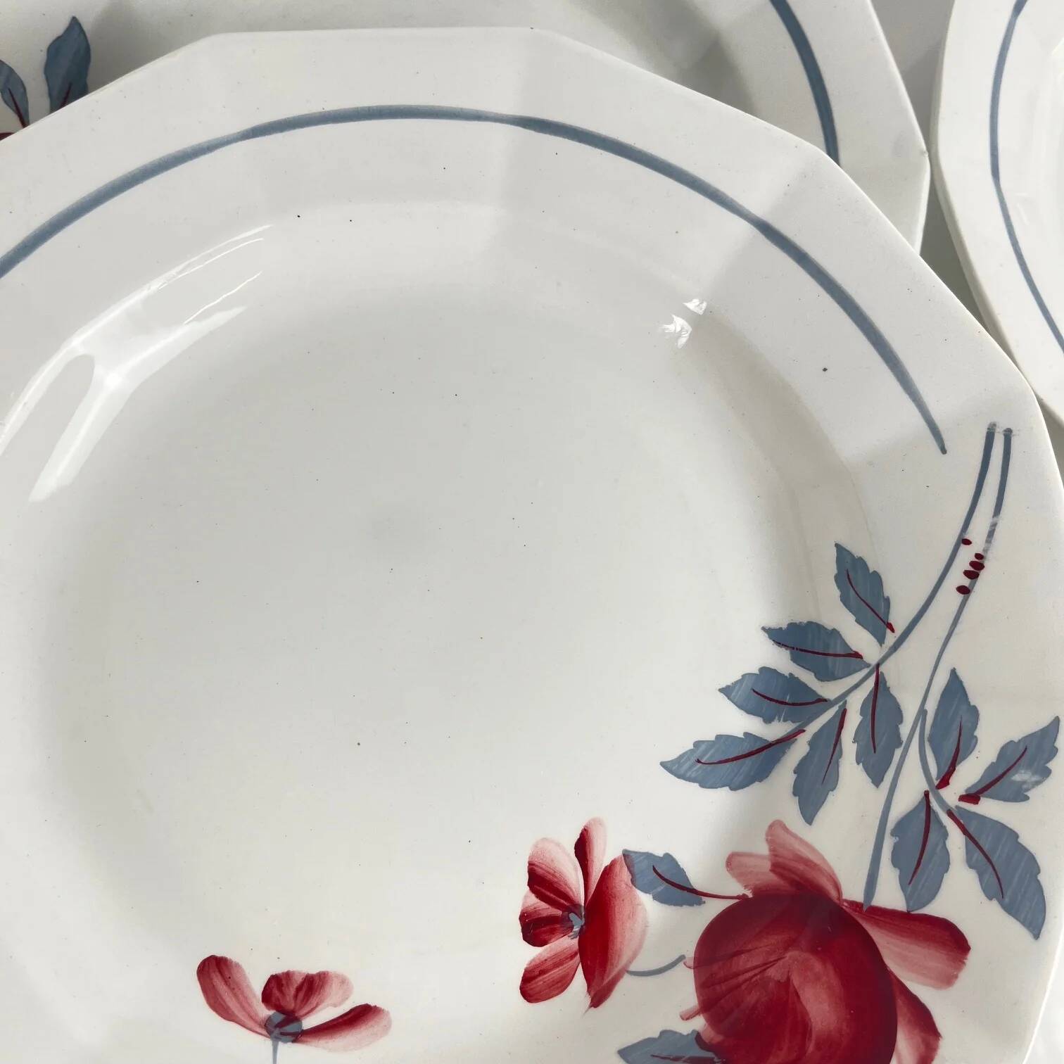 Set of 6 semi-deep plates Abeille d'or, St Amand, 20th century