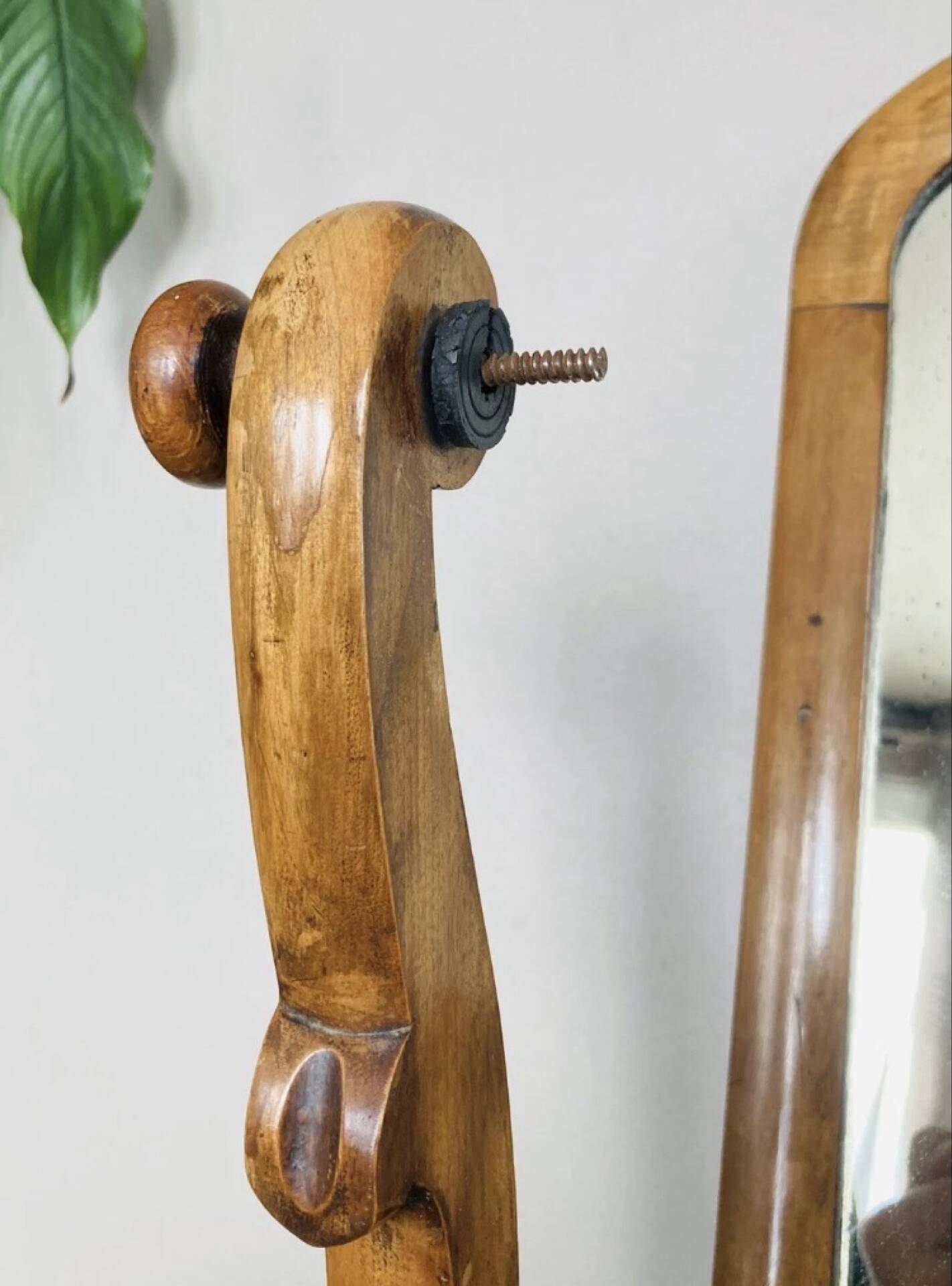 Coiffeuse de table barbière psyché Louis Philippe en noyer époque XIXe