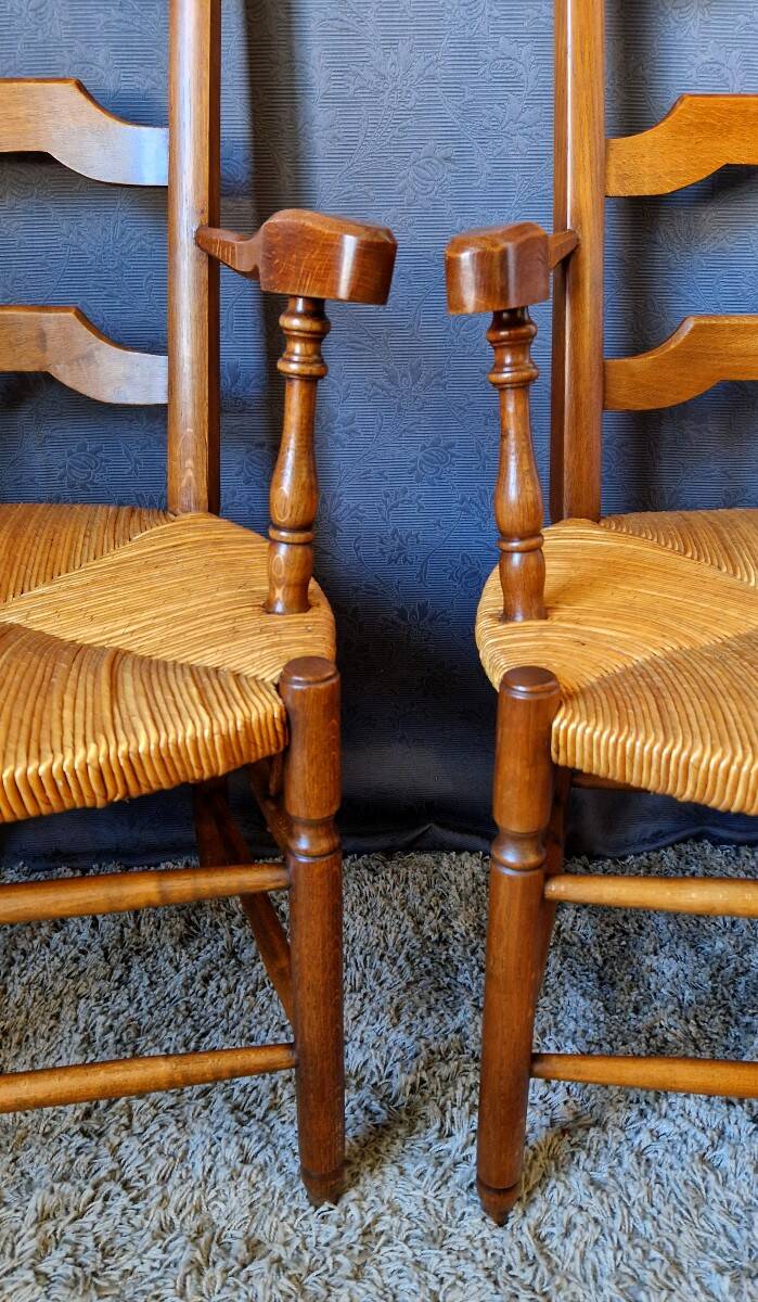 Paire de fauteuils de style provençal en chêne