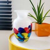 Multi color glazen vaas, primaire kleuren met wit glas