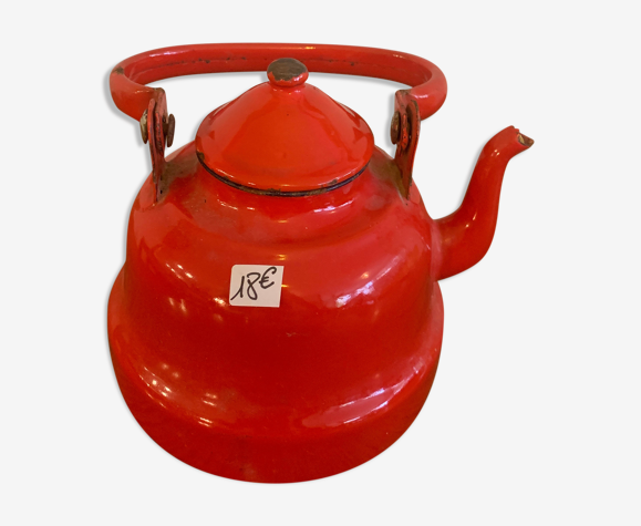 Enamelled teapot