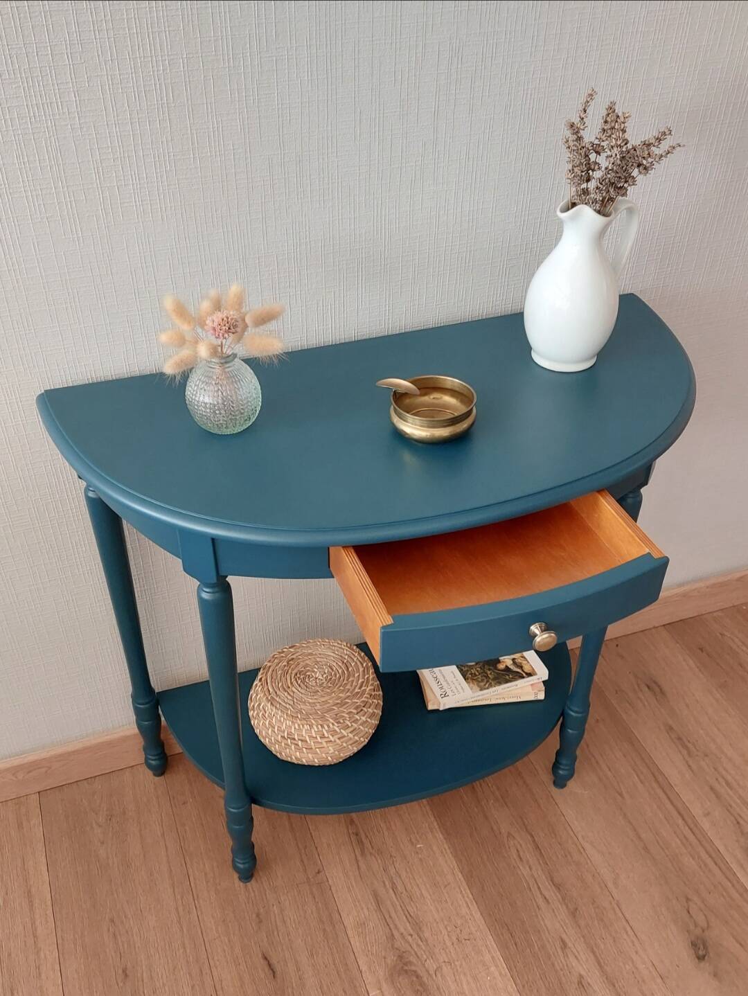 Maupiti Blue Half-Moon Console