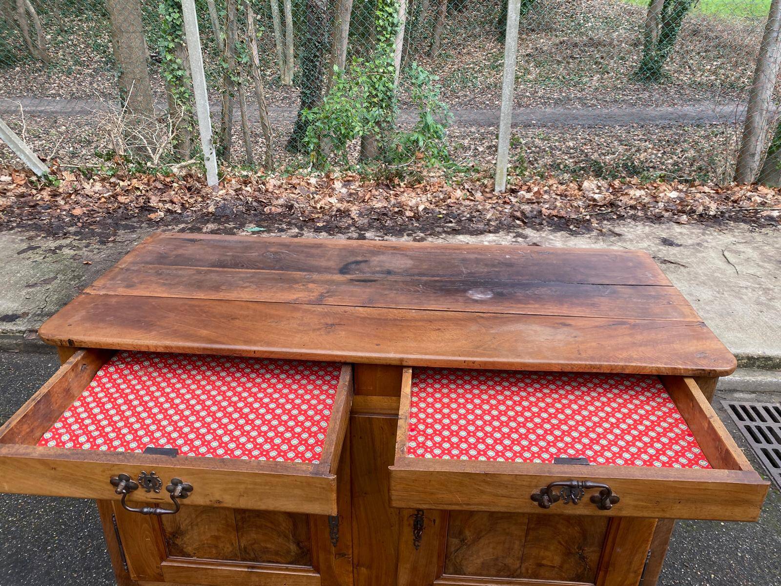 Louis XV buffet in solid wood, 18th century, 153cm.