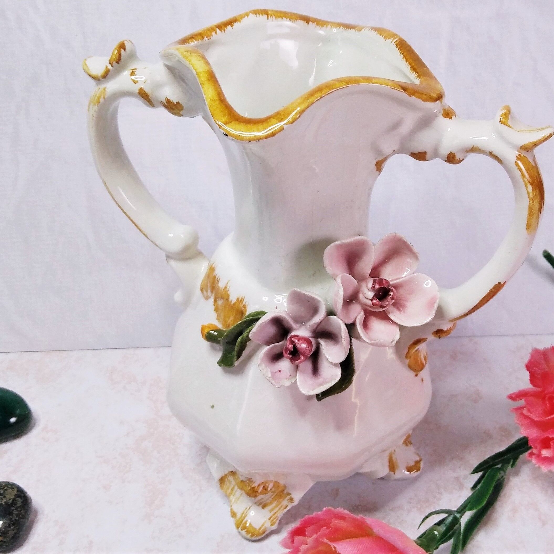 Vase soliflore, earthenware, signed Bassano, floral decoration