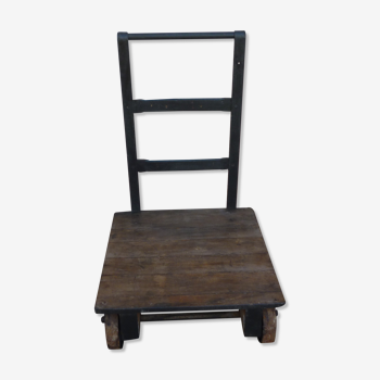 Chariot industriel : table basse