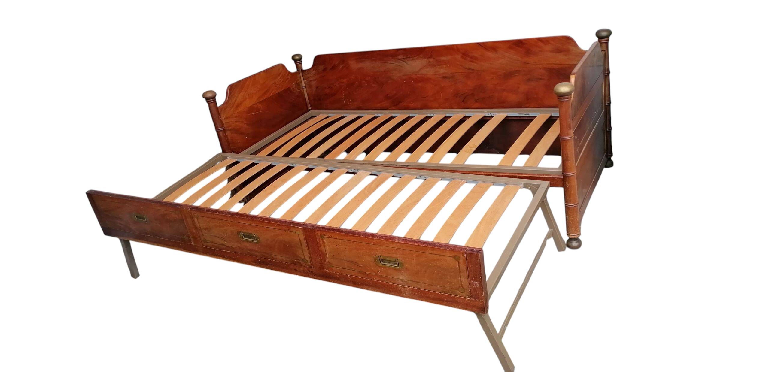 Divano letto in stile nautico in mogano con dettagli in ottone, fine XIX