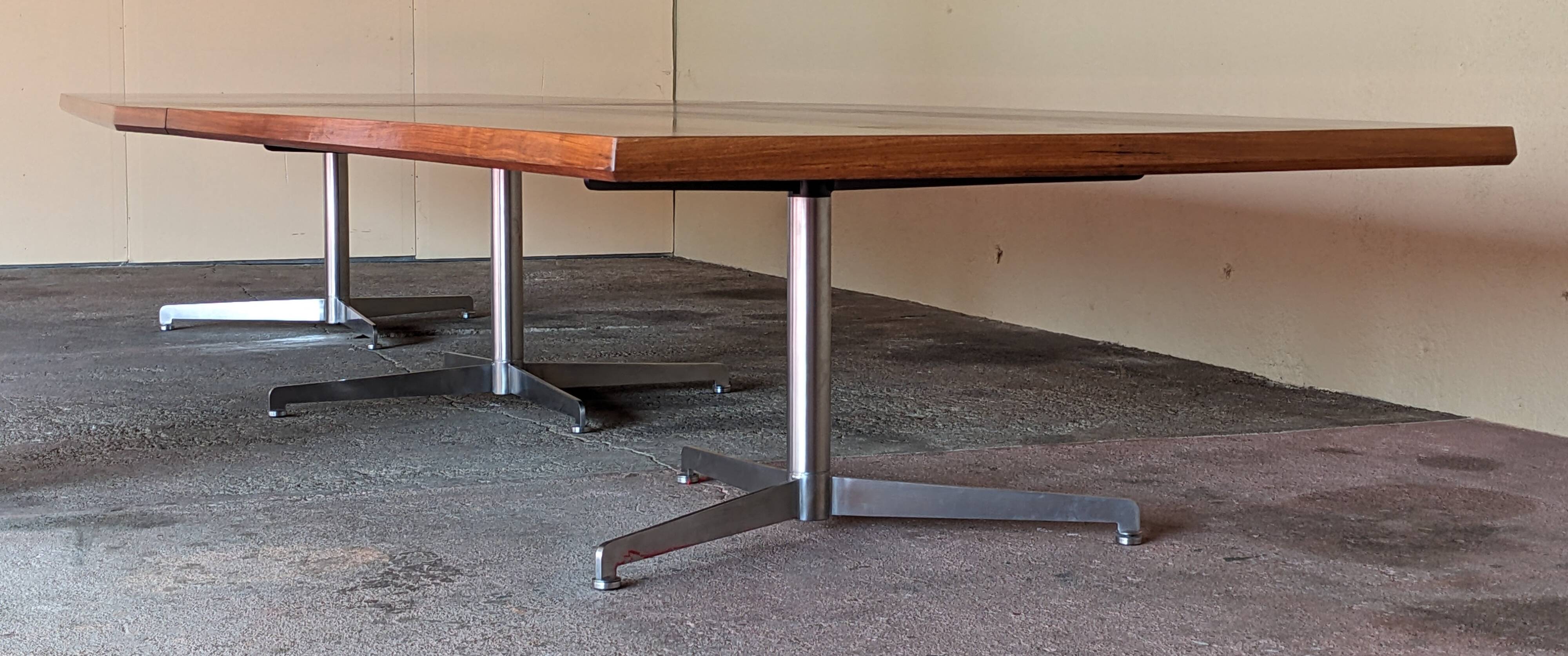 Rosewood conference table by Osvaldo Borsani for Tecno 1968