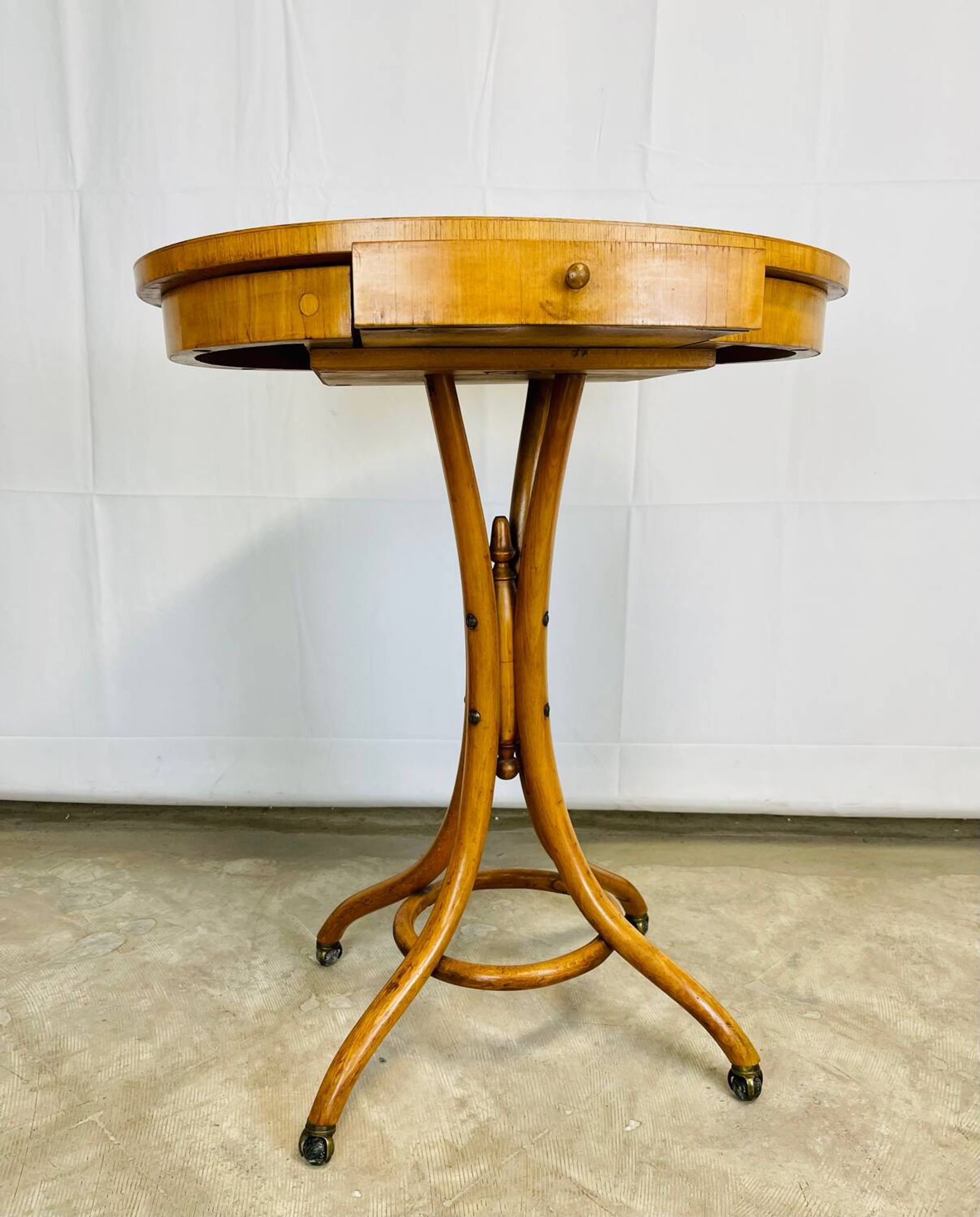 Guéridon, table d'appoint Thonet