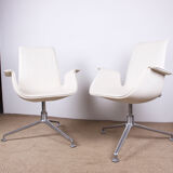Pair of danish armchairs in leather and steel, model fk 6725 or "tulip chair" by Preben Fabricius