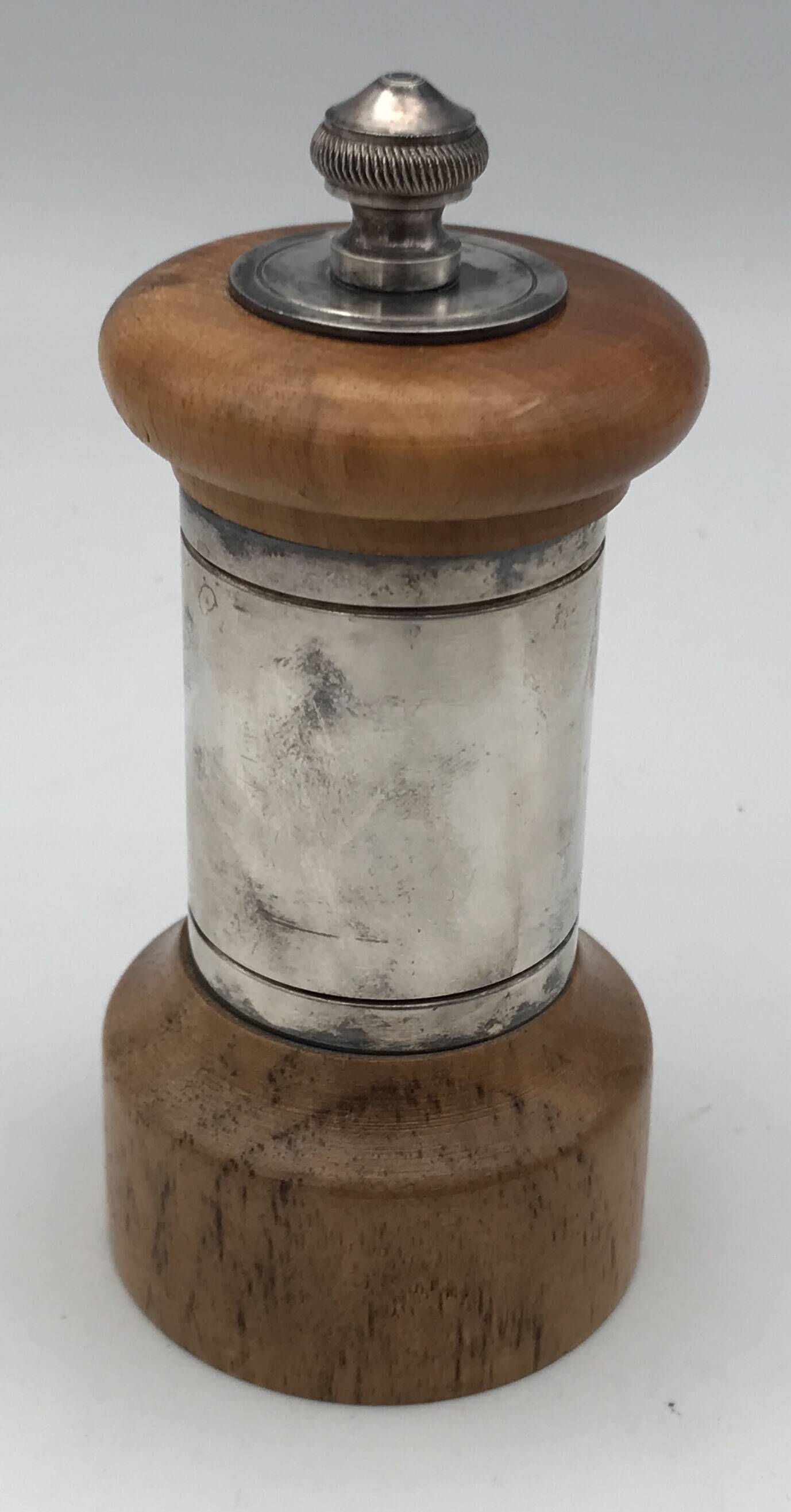MOULIN à POIVRE, Poivrier Vintage PEUGEOT en BOIS et MÉTAL argenté ORFÈVRERIE CHRISTOFLE